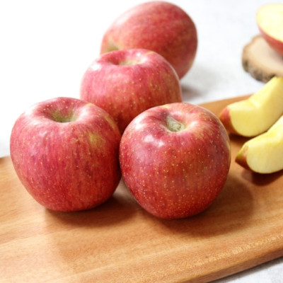 [사과총각호두각시] 예천 고당도 꿀 부사사과 제철과일 껍질째먹는 맛있는 사과 5kg (10박스 구매시 10%)
